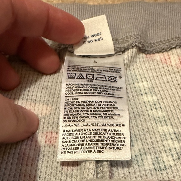 Old Navy Gray Candy Cane Print Thermal Holiday Sleep Leggings Christmas Pajamas - Picture 4 of 12